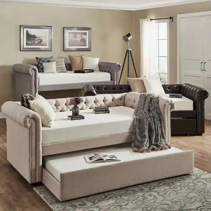 Knightsbridge Chesterfield Daybed by 